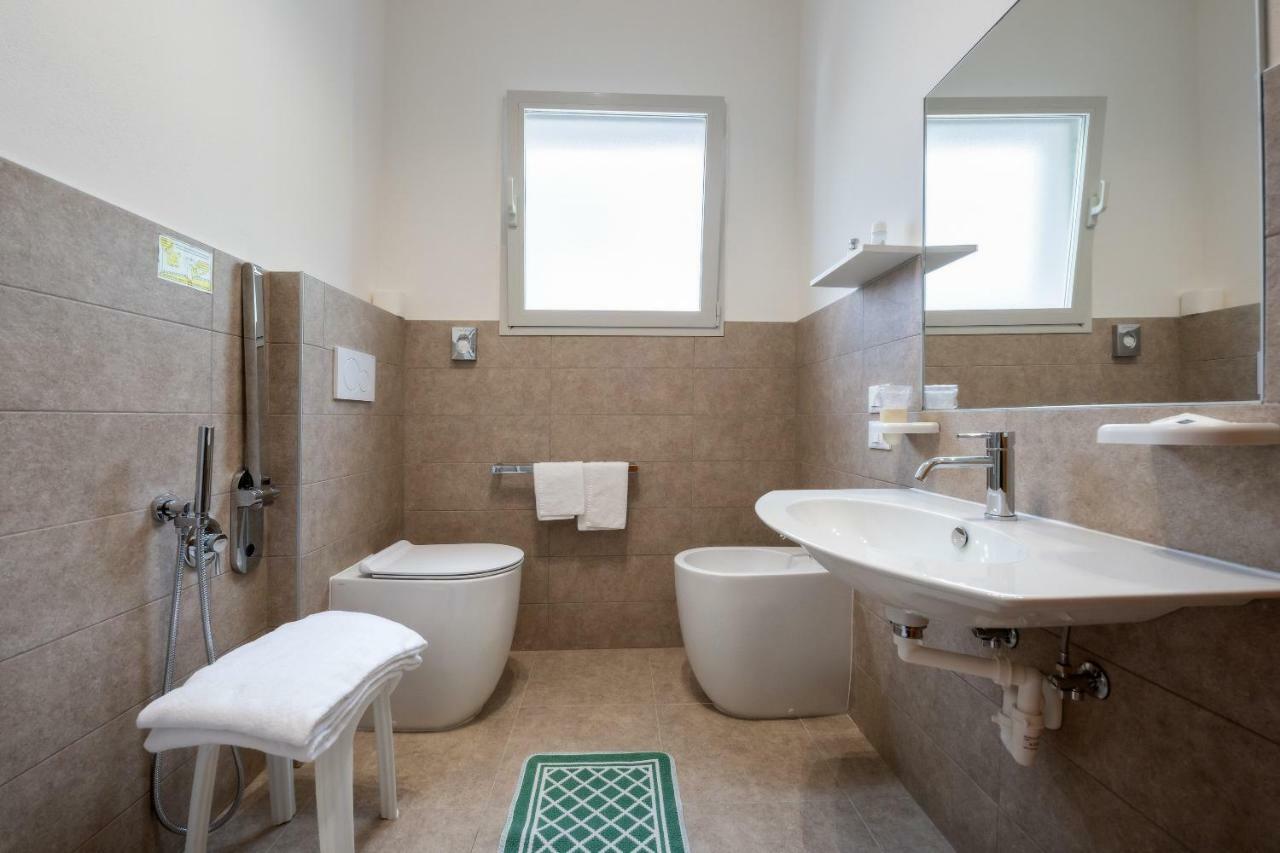Hotel Fabris Каорле Экстерьер фото