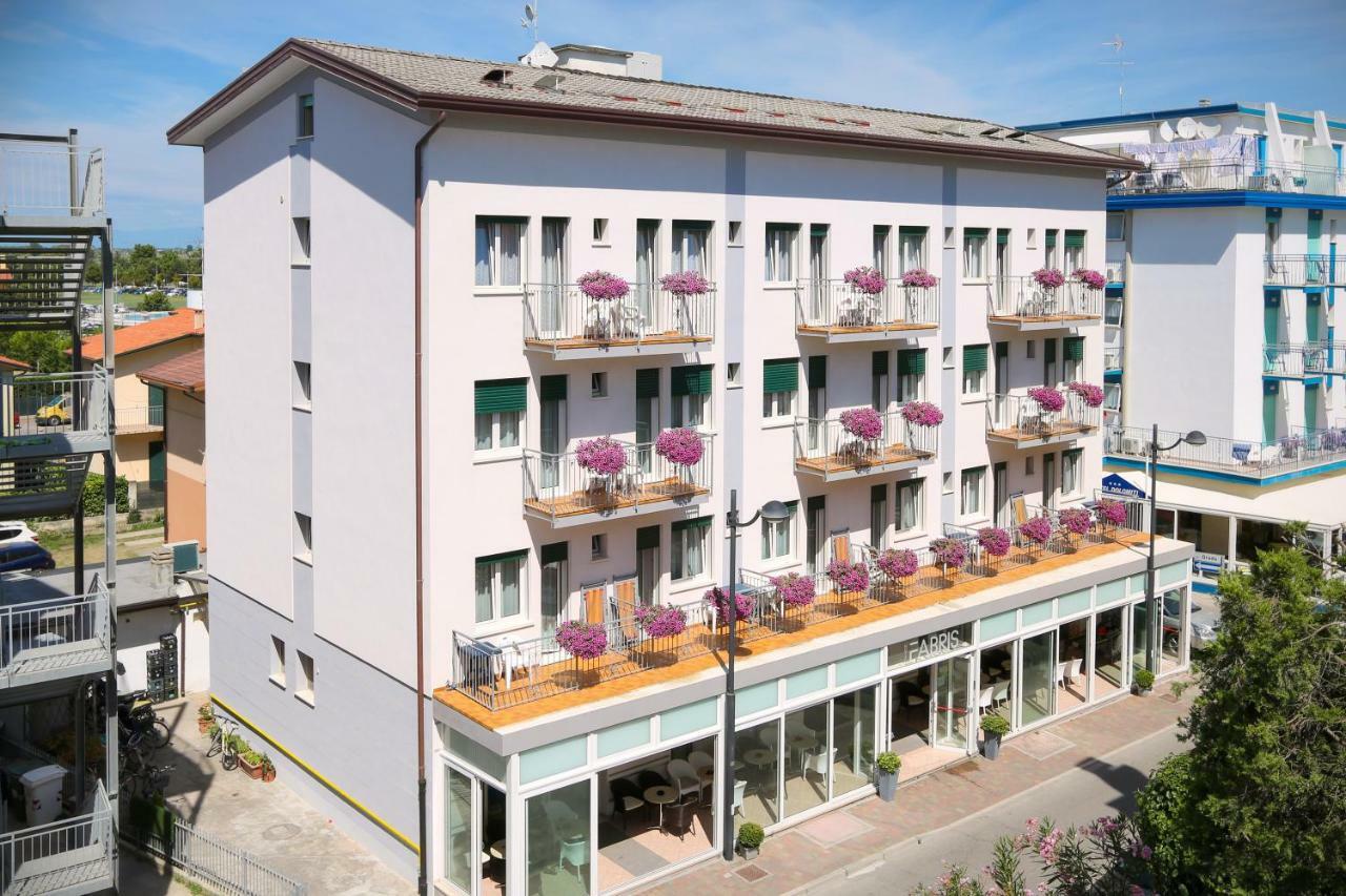Hotel Fabris Каорле Экстерьер фото